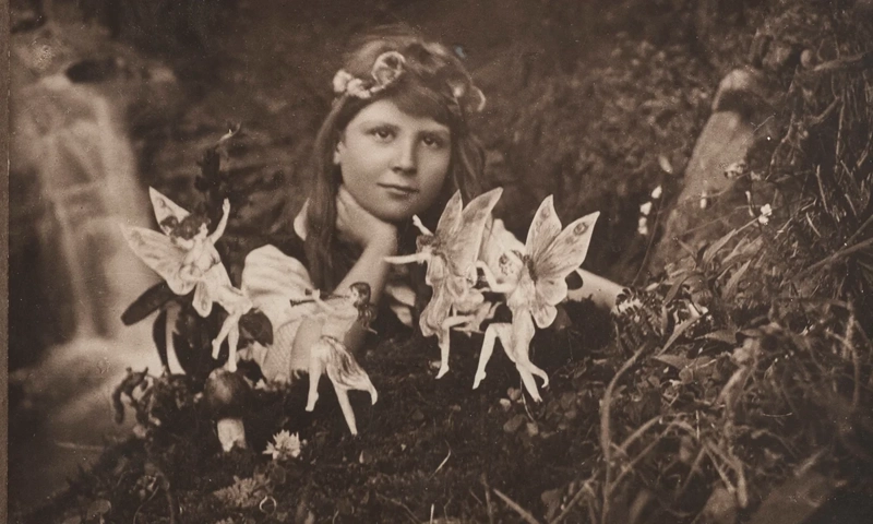 Cottingley Fairies hoax photograph (1917) – two girls with paper cutout fairies that convinced Sir Arthur Conan Doyle