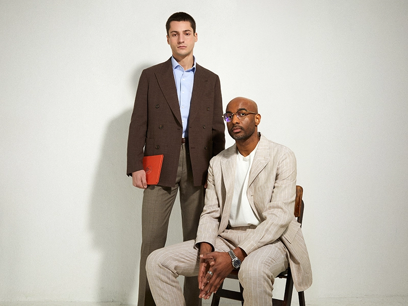 Retouched studio photos of the fashionable French brand Scaviny for their website for Paris Fashion Week. Fashionable retouched photos of men in business suits, photos for an advertising campaign banner.