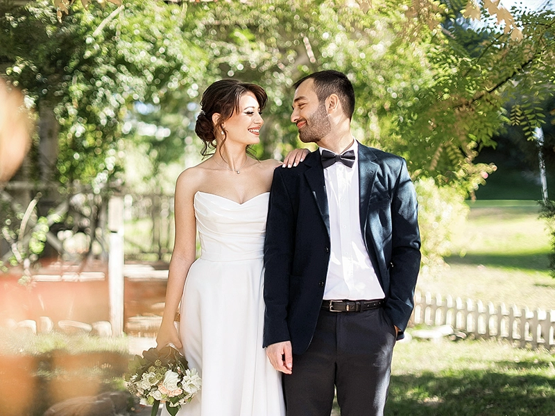 Retouching photos of women's trousers using a transparent mannequin. An invisible mannequin creates an attractive image for e-commerce.
