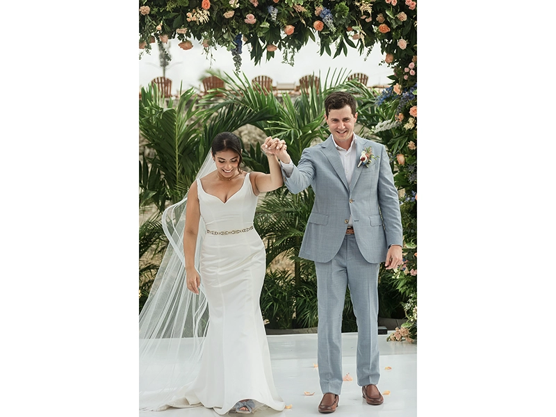 Retouching photos of women's lingerie using a transparent mannequin. An invisible mannequin creates an attractive image for e-commerce.